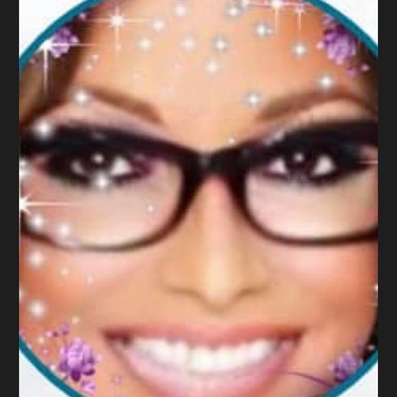 Meet your Posher, Donnamarie - Picture 1 of 1